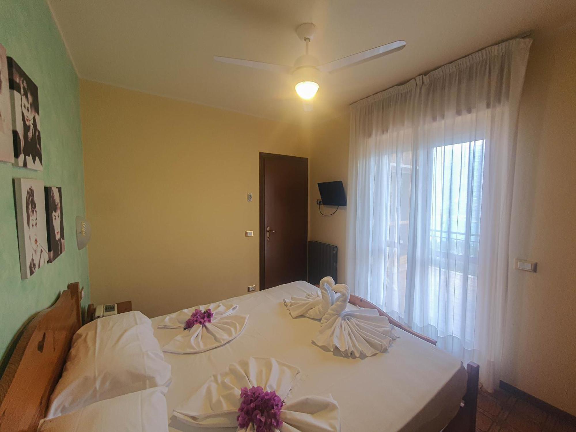 Residence Hotel Maxi Limone sul Garda Szoba fotó