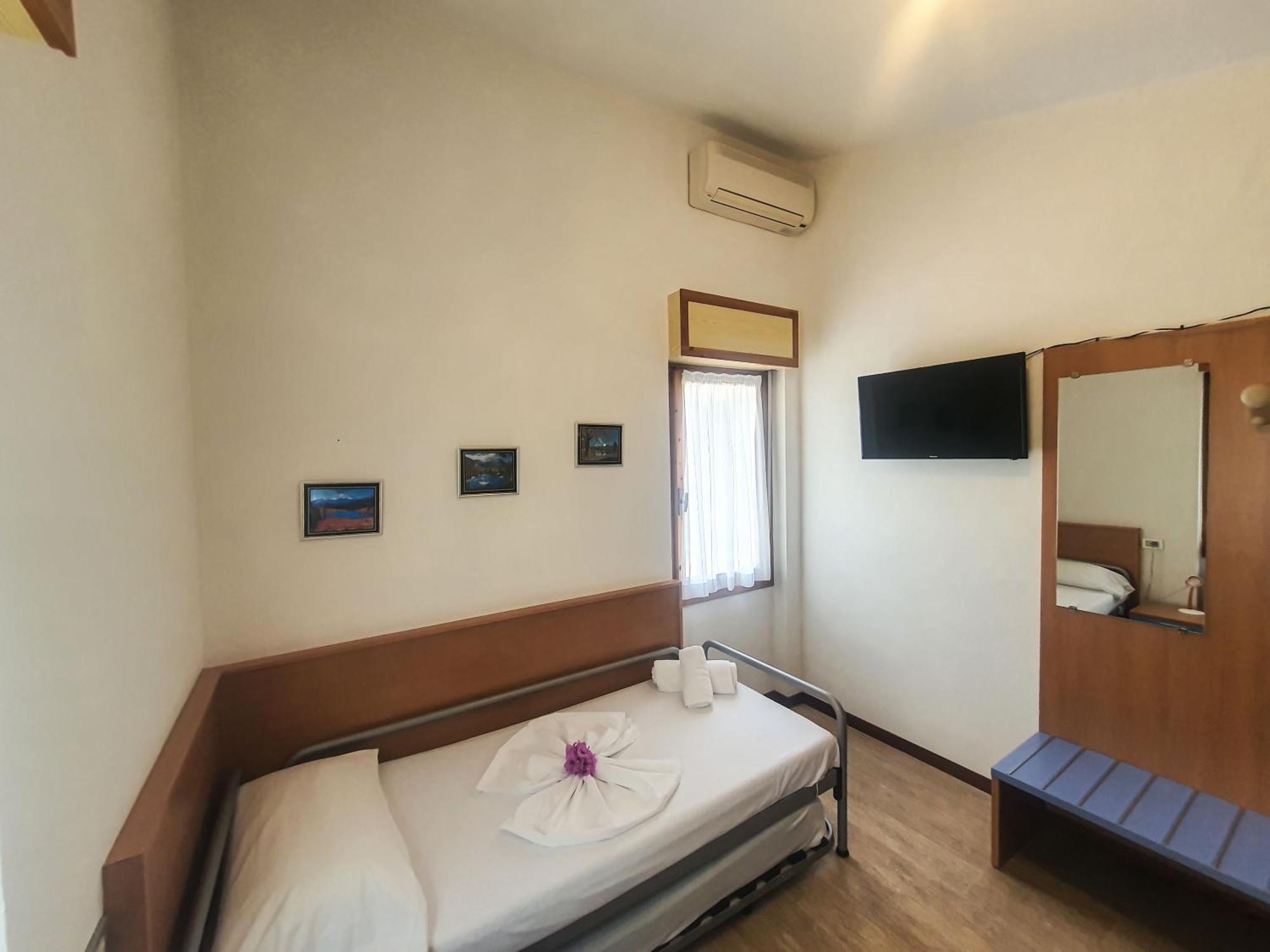 Residence Hotel Maxi Limone sul Garda Szoba fotó