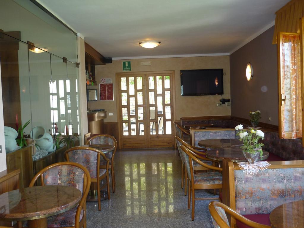 Residence Hotel Maxi Limone sul Garda Kültér fotó