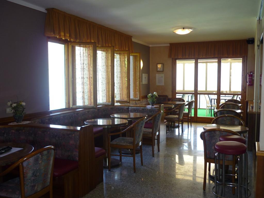 Residence Hotel Maxi Limone sul Garda Kültér fotó