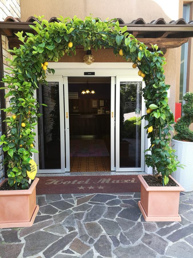 Residence Hotel Maxi Limone sul Garda Kültér fotó