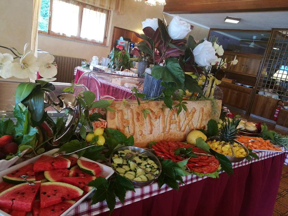 Residence Hotel Maxi Limone sul Garda Kültér fotó